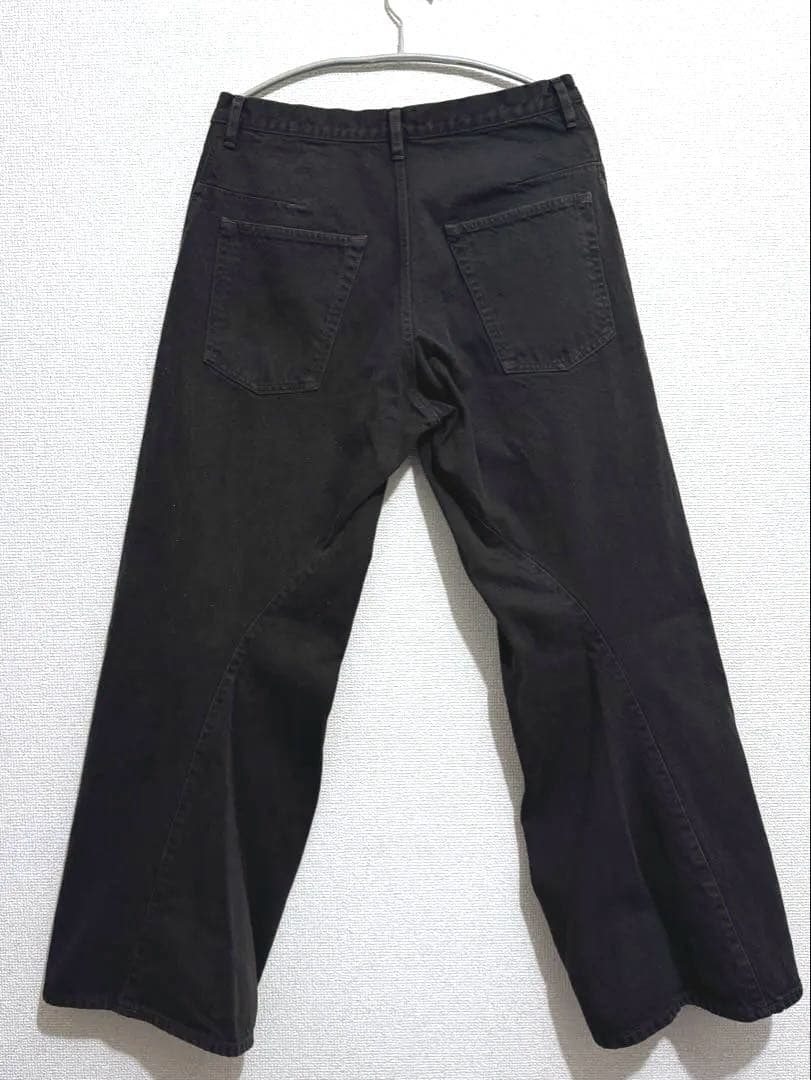 【NVRFRGT】3D TWISTED WIDE LEG JEANS