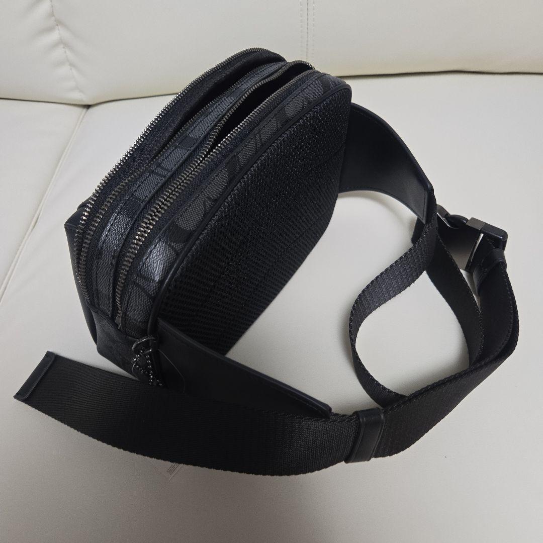 コーチ ボディバッグ 黒