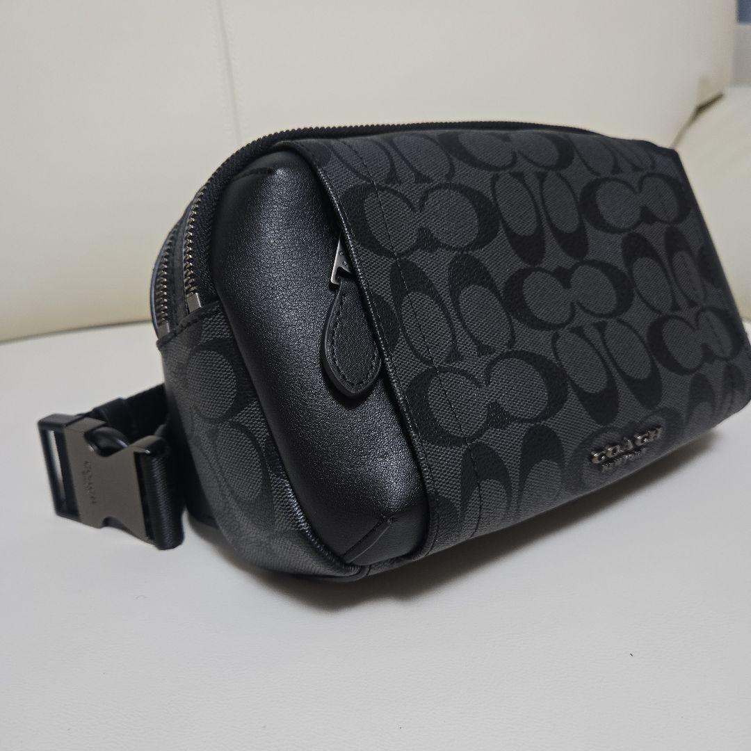 コーチ ボディバッグ 黒