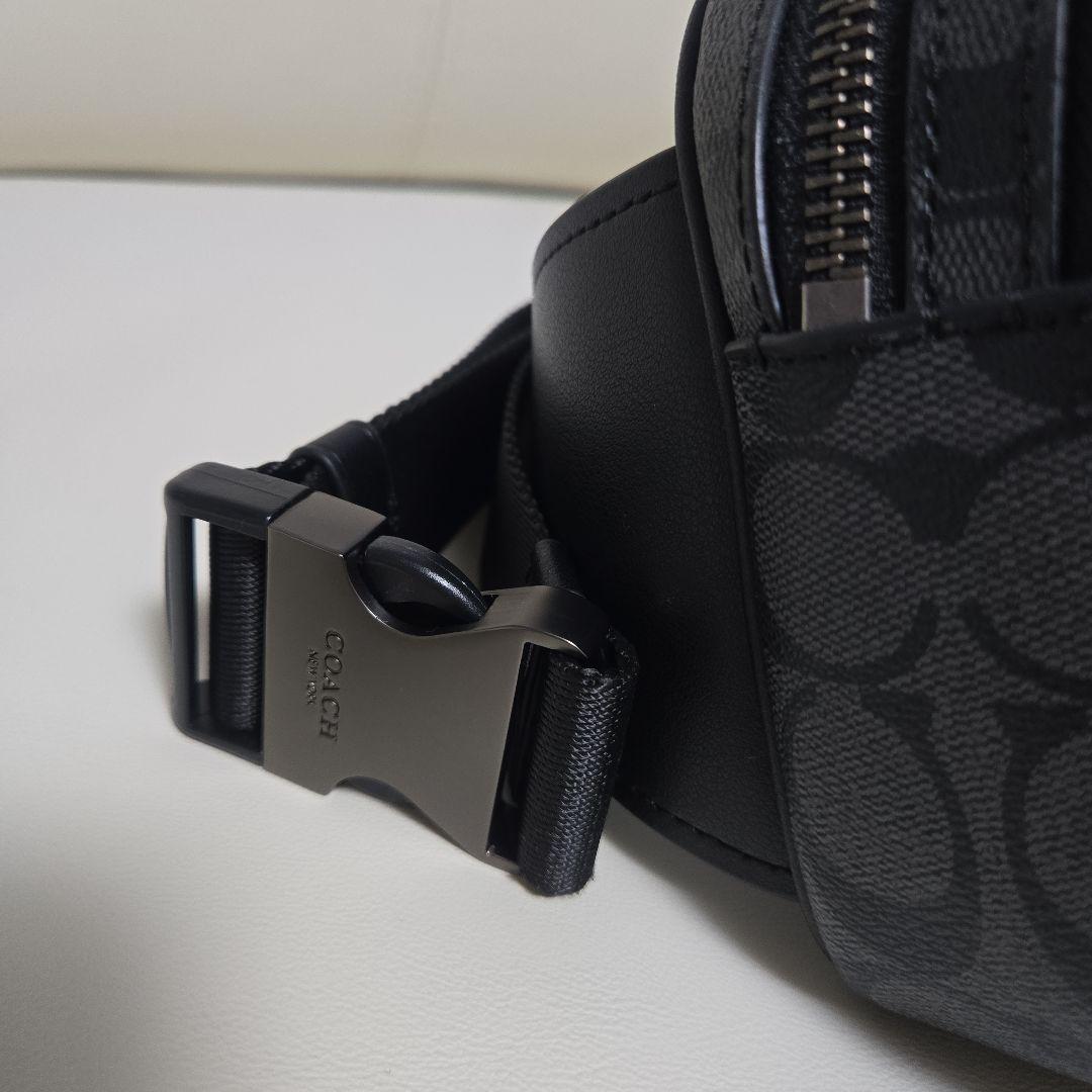 コーチ ボディバッグ 黒