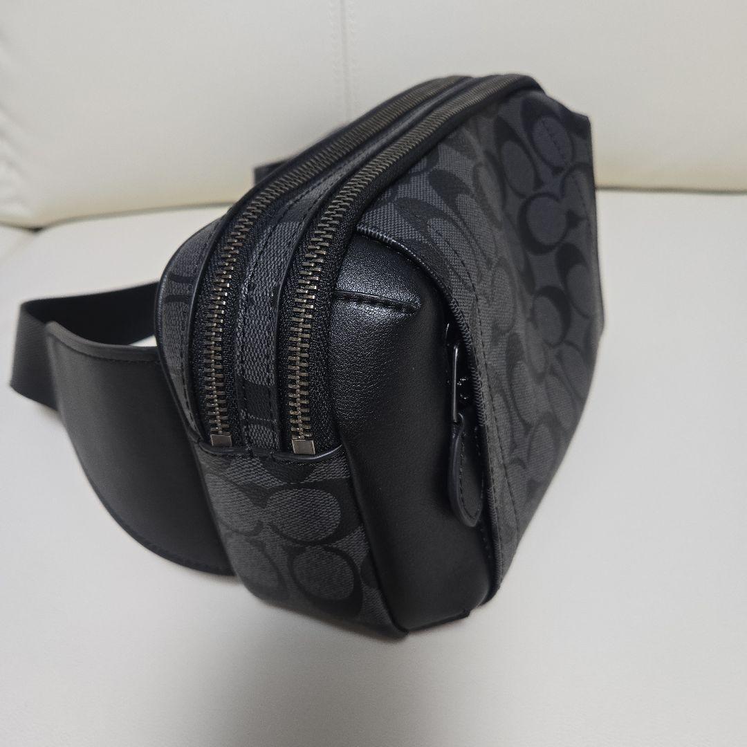 コーチ ボディバッグ 黒