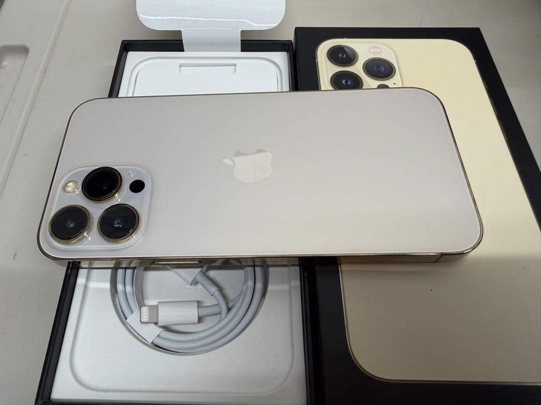 iPhone 13 ProMax 256GB ゴールド バッテリー100%