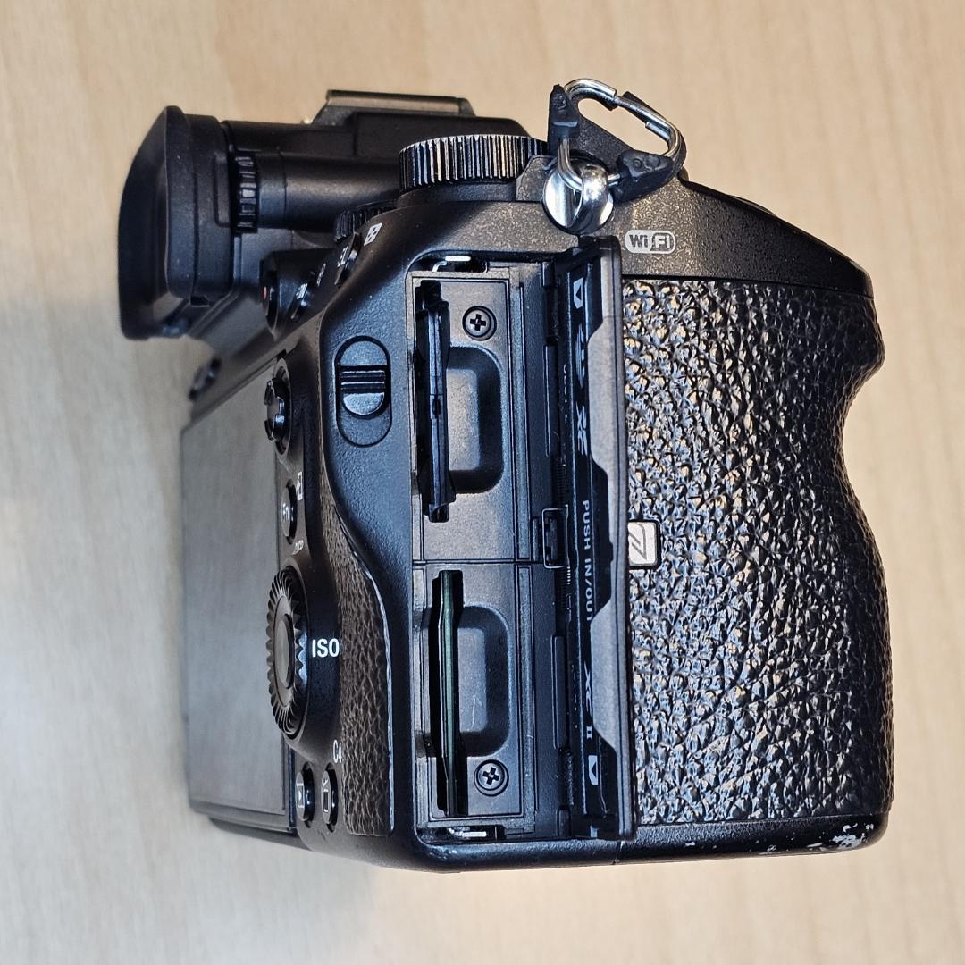 [シャッター数 339回] SONY α7III（ILCE-7M3）[ボディ]