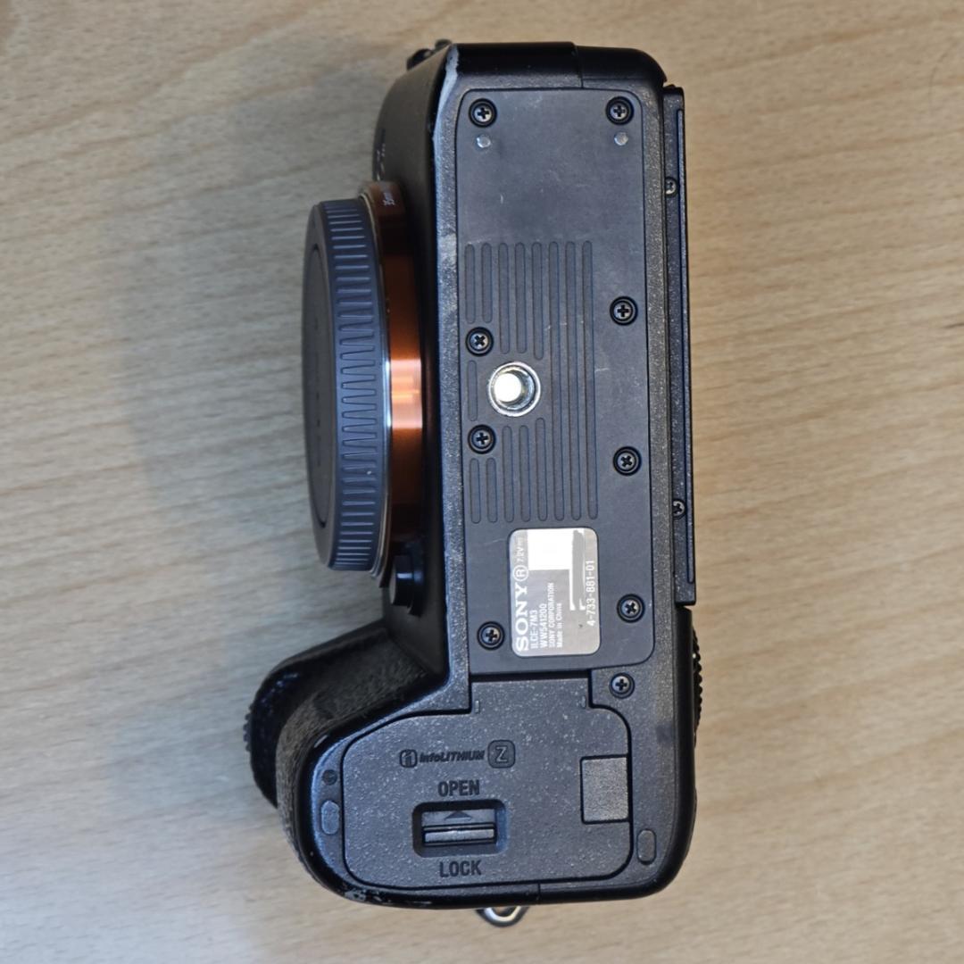 [シャッター数 339回] SONY α7III（ILCE-7M3）[ボディ]