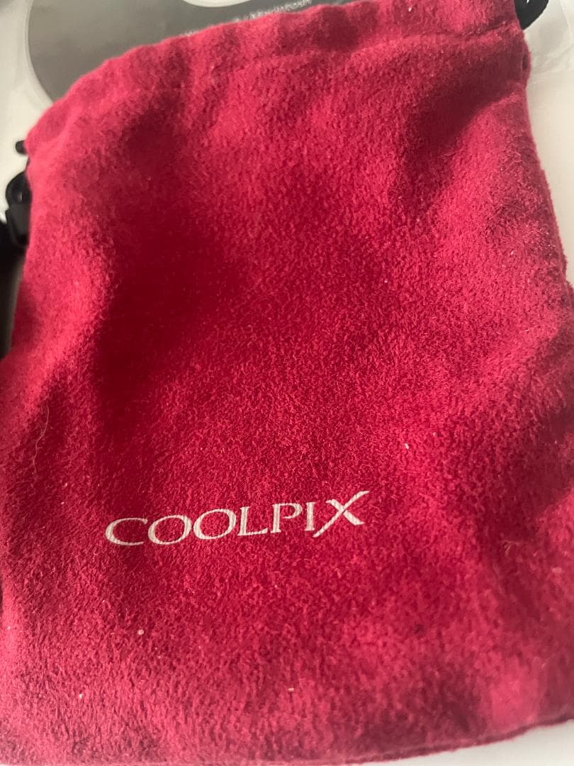 Nikon COOLPIX S520 デジカメ　シルバー　ニコン