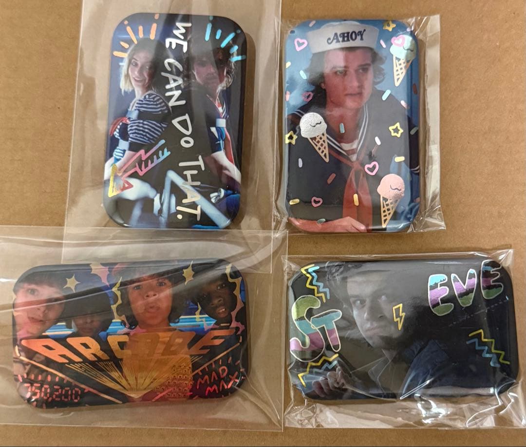 ストレンジャーシングス　スクエア缶バッジ　コレクション　コンプセット 12種類