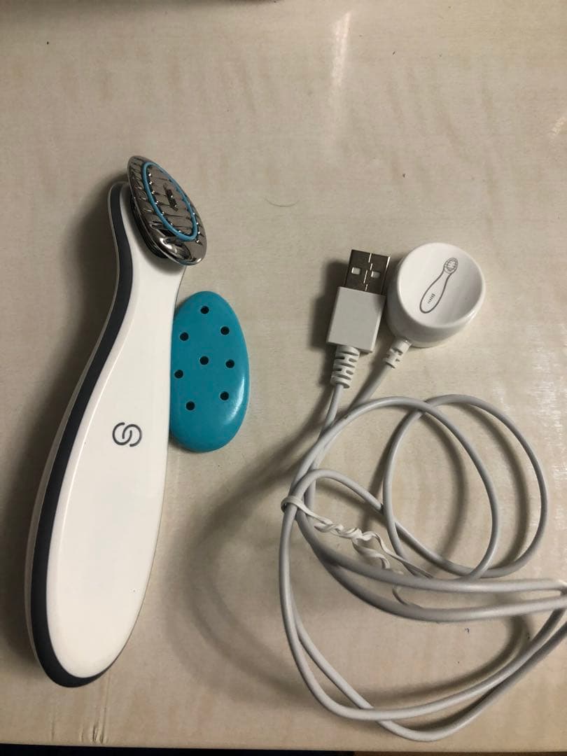 ニュースキン　ageloc boost美顔器 充電器キャップ付き