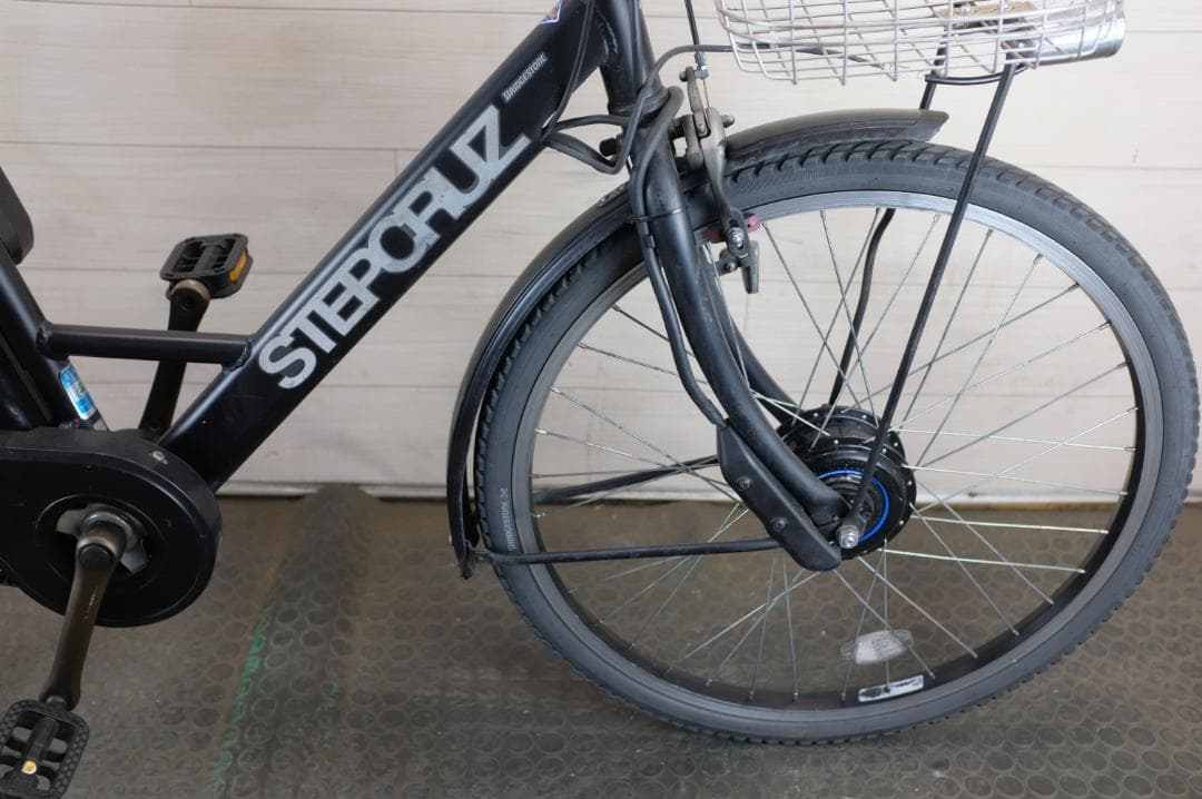 ブ*す様 BS STEPCRUZ　26インチ　3段　9.6Ah充電器あり