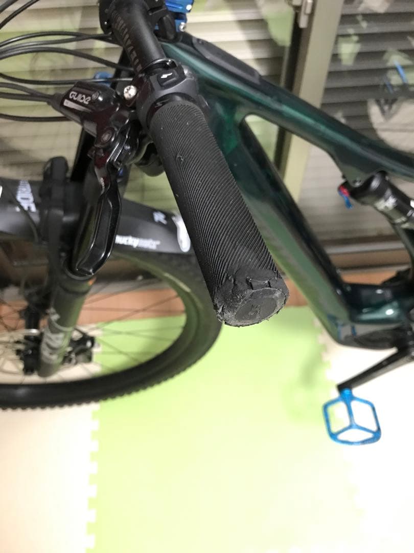 確認用Levo SL Comp Carbon Size S Tint Green