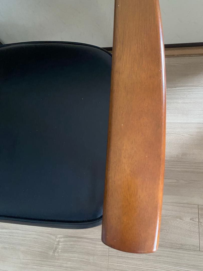 カリモク60 Dチェア スタンダードブラック