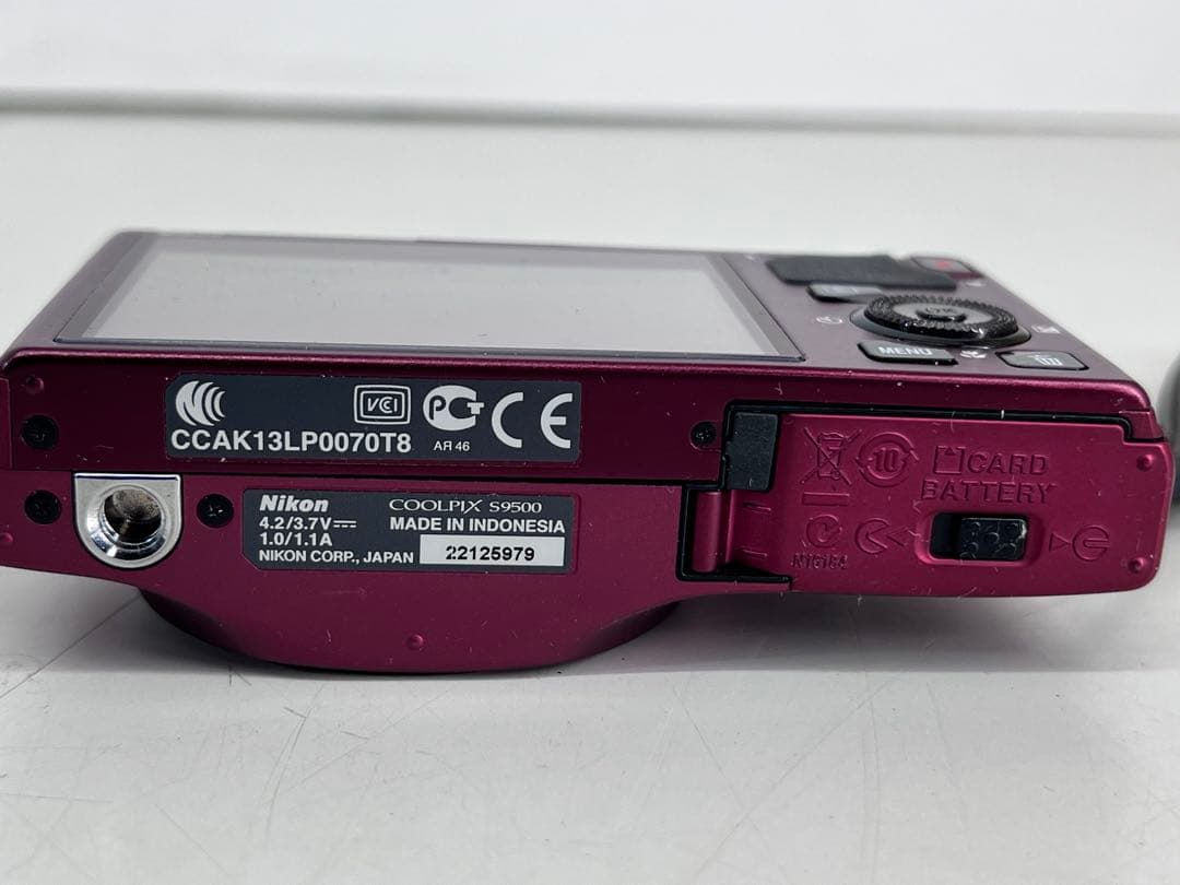 美品 COOLPIX S9500 ヴェルヴェットレッド 即日発送 デジカメ