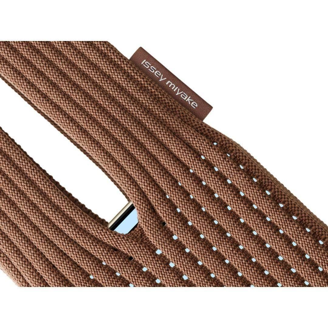 iPhone Pocket by ISSEY MIYAKE ショート シナモン