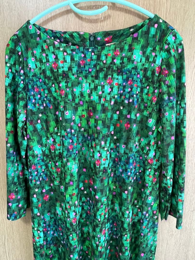 週末バーゲン❣️未使用❣️シビラ❣️グリーン❣️ブラッシュプリントワンピース❣️