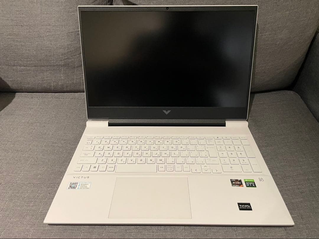 HP Victus ノートPC ホワイト