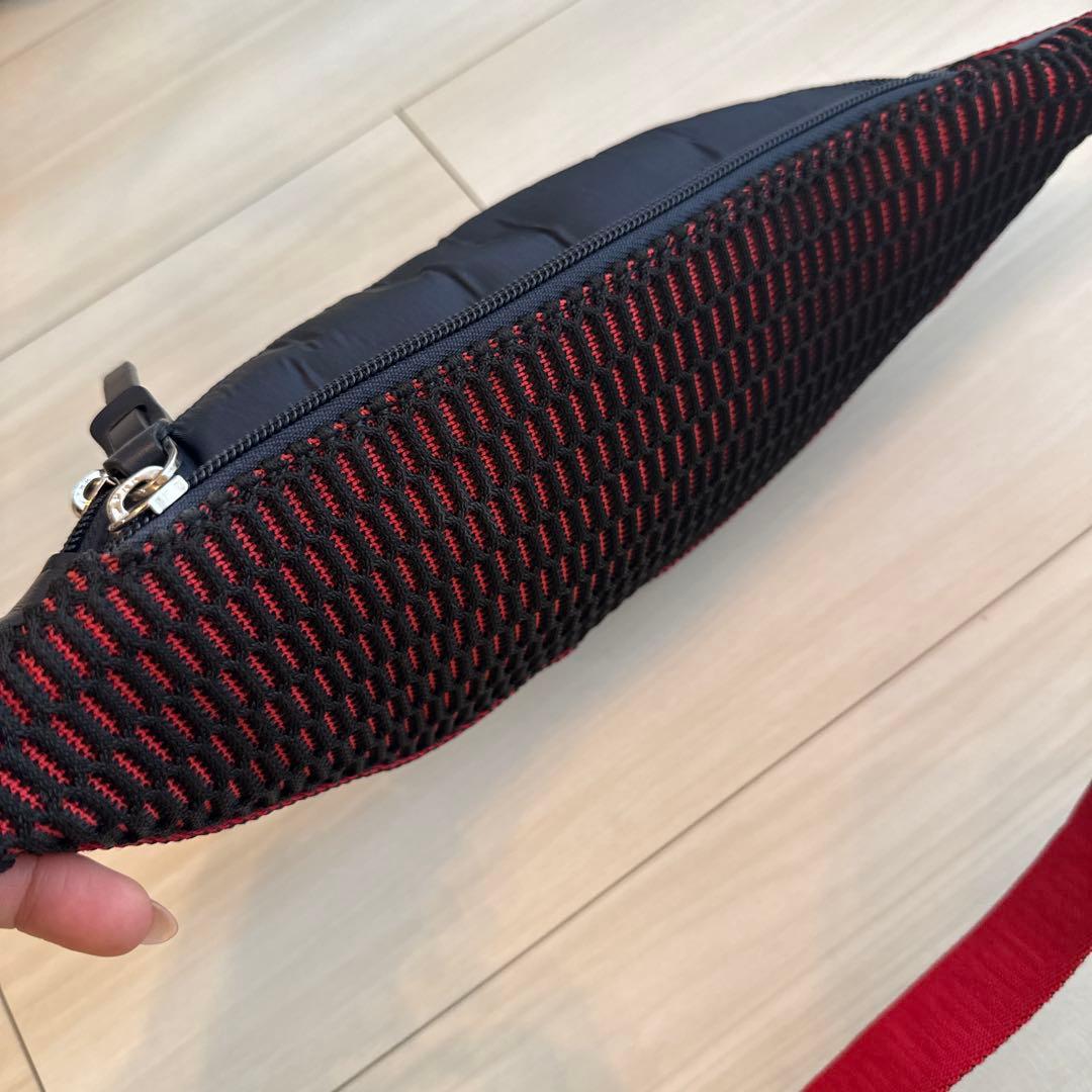 Christian Louboutin ボディバッグ スタッズ付き 黒/赤