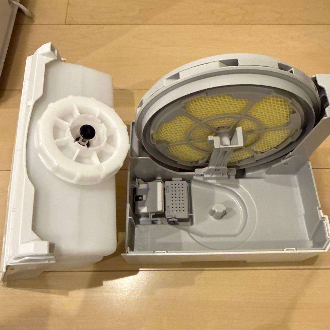 2025年製　ダイキン　空気清浄機　ホワイト　MCK505A-W キャスター付