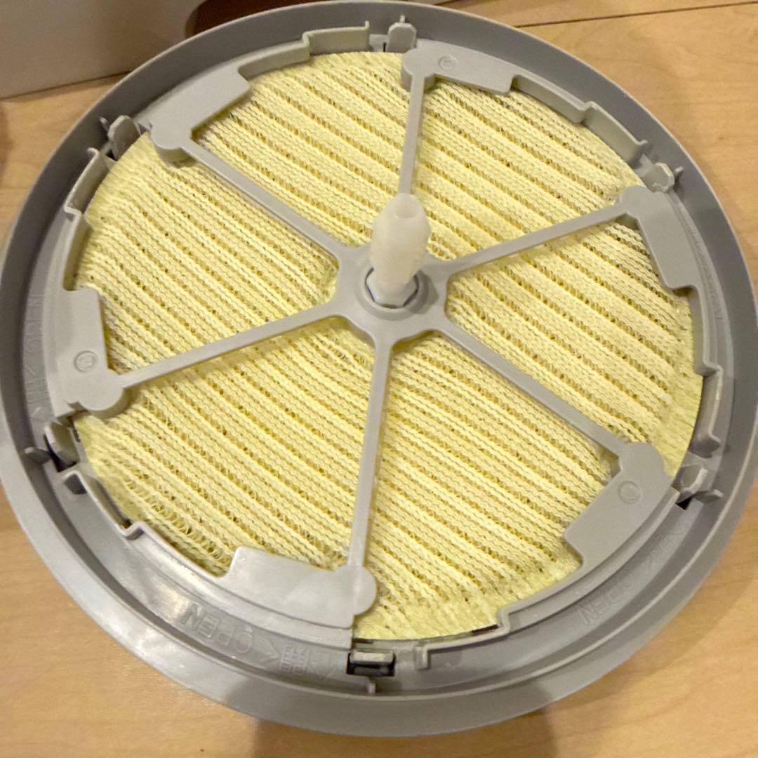 2025年製　ダイキン　空気清浄機　ホワイト　MCK505A-W キャスター付