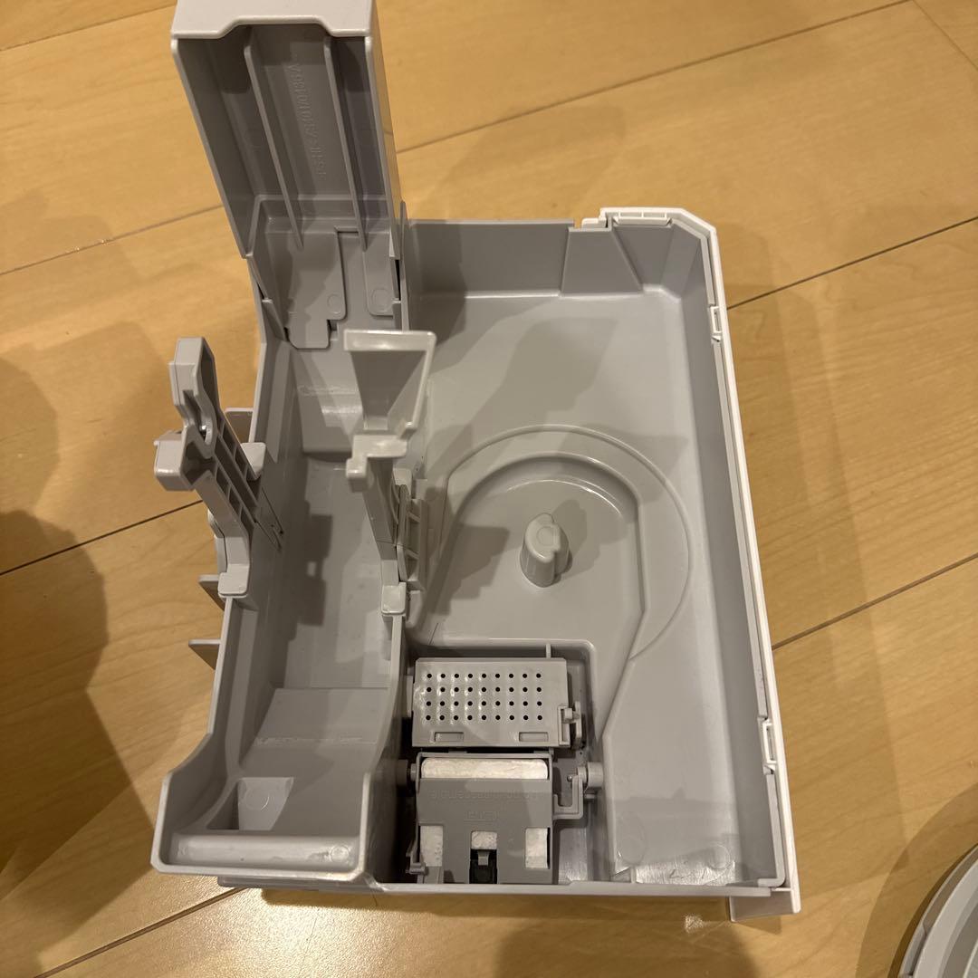 2025年製　ダイキン　空気清浄機　ホワイト　MCK505A-W キャスター付