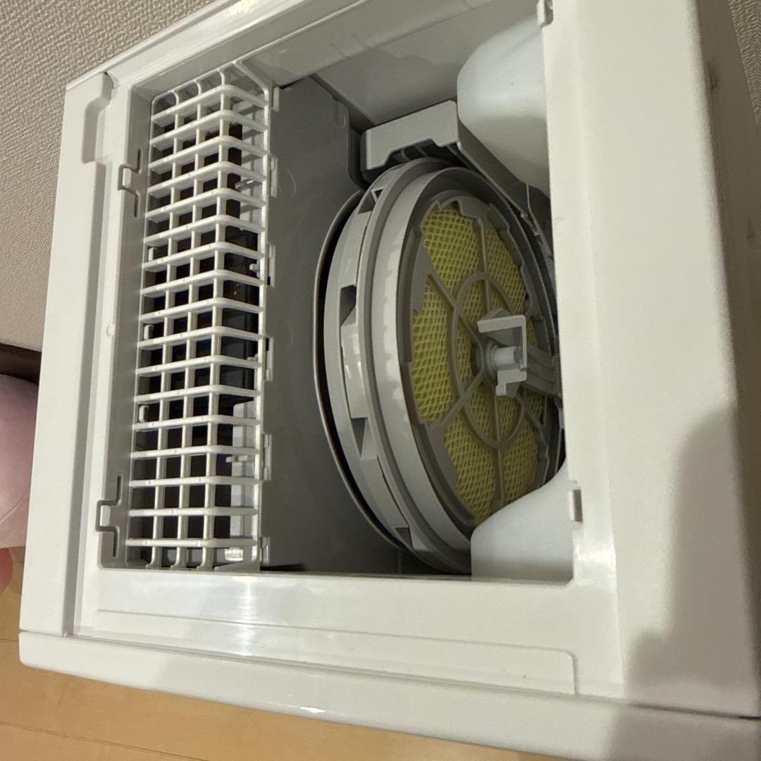 2025年製　ダイキン　空気清浄機　ホワイト　MCK505A-W キャスター付