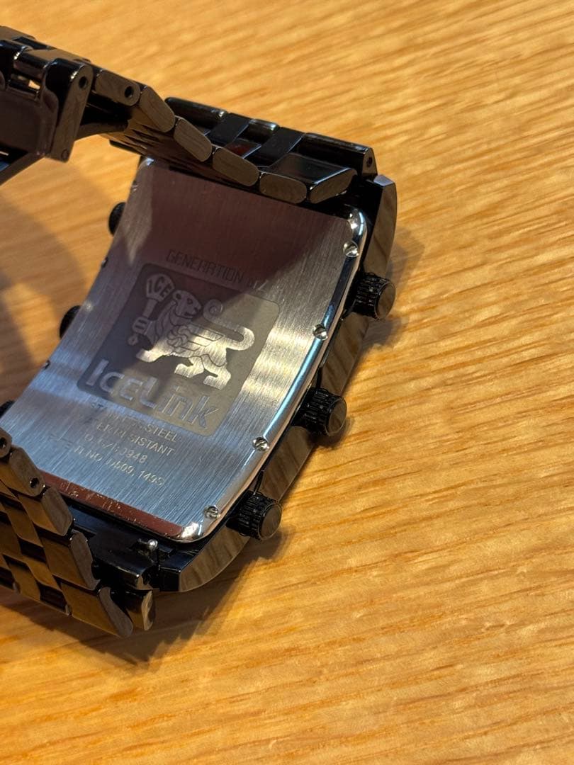 IceLink AVALANCHE腕時計 黒　4タイムゾーン　 おまけのベルト付