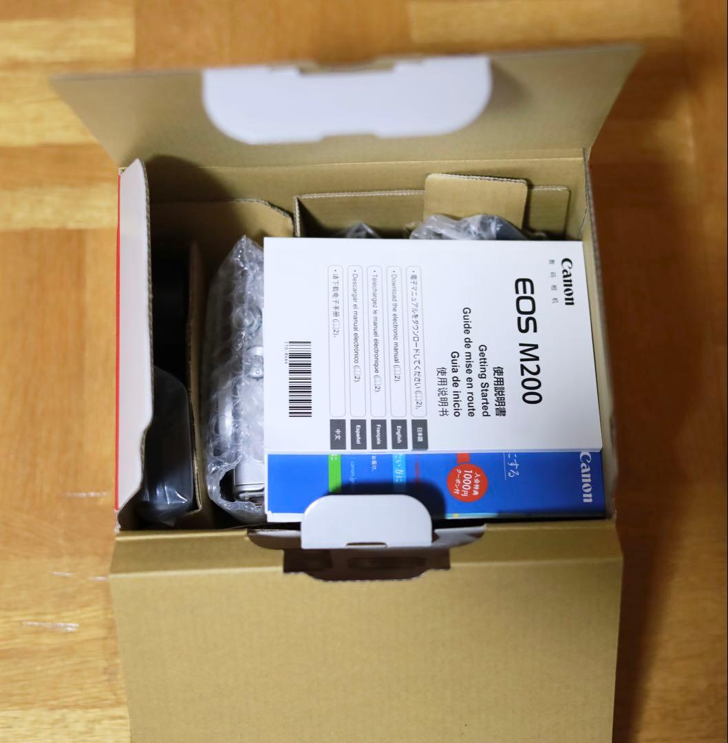 Canon EOS M200 ボディ ホワイト 極美品