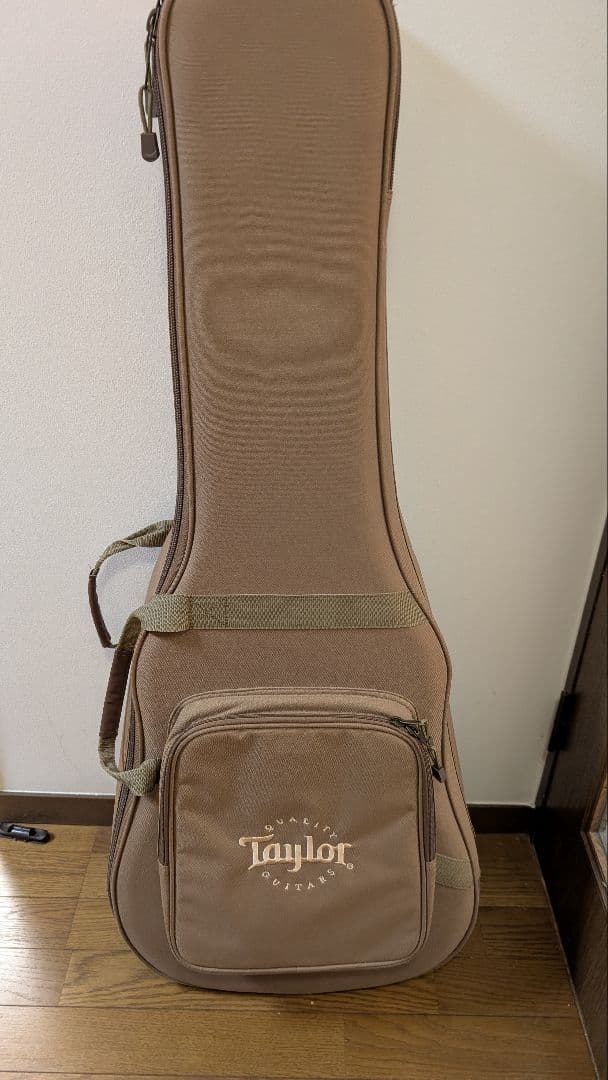 Taylor アコースティックギター