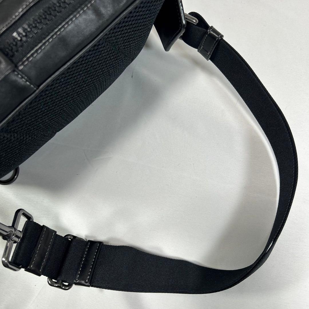 【極美品】コーチ トラックパック ボディバッグ Disneyコラボ レザー 黒