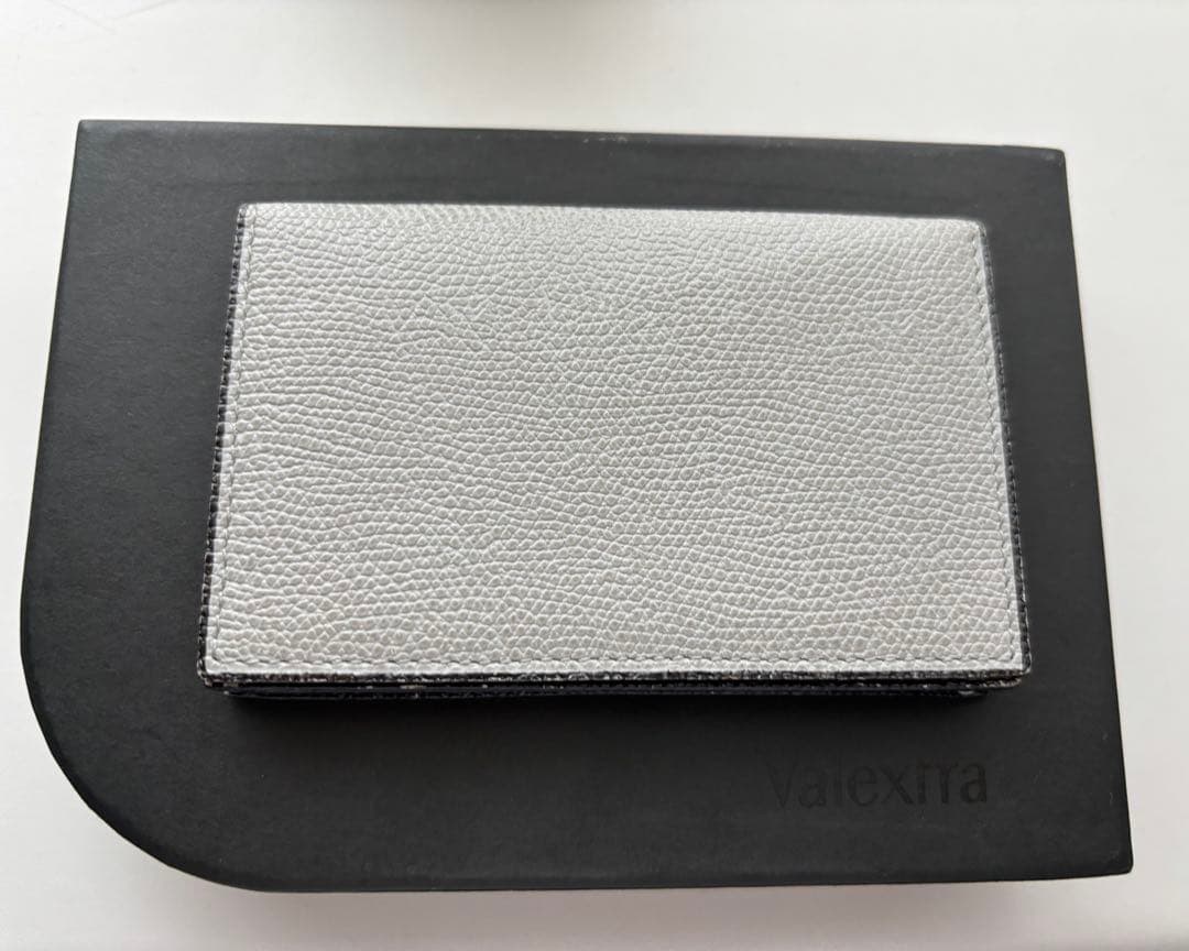 Valextra グレー レザー 名刺入れ　ヴァレクストラ
