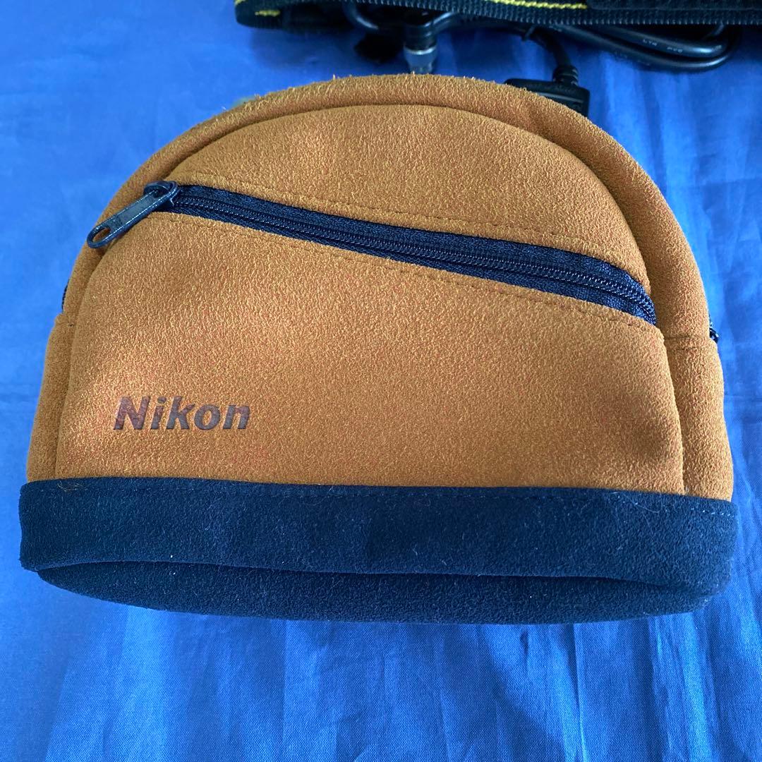 格安、Nikon D300 デジタル一眼レフカメラ、レンズ付き値引きしました。