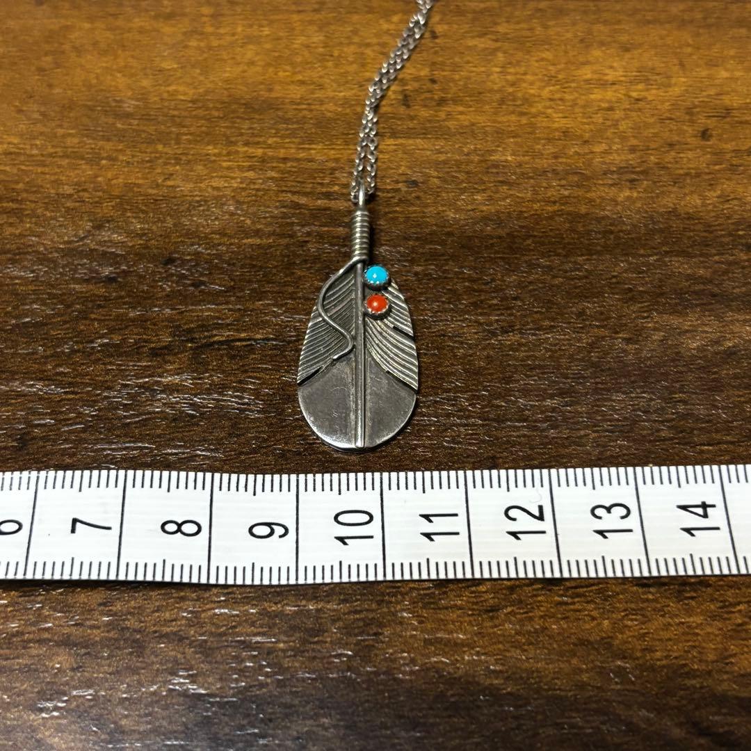 ナバホ族 Chris Charley ターコイズ コーラル フェザー ネックレス