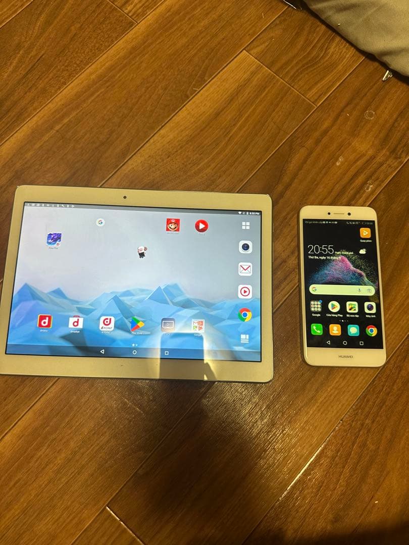 ホワイトデザイン タブレット と電話