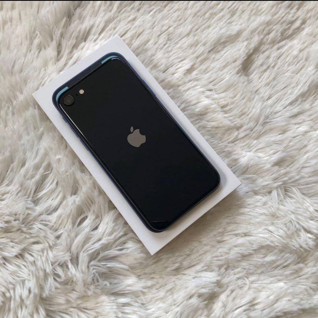 【極美品】iPhone SE3 64GB SIMフリー 【付属品】【即発送】