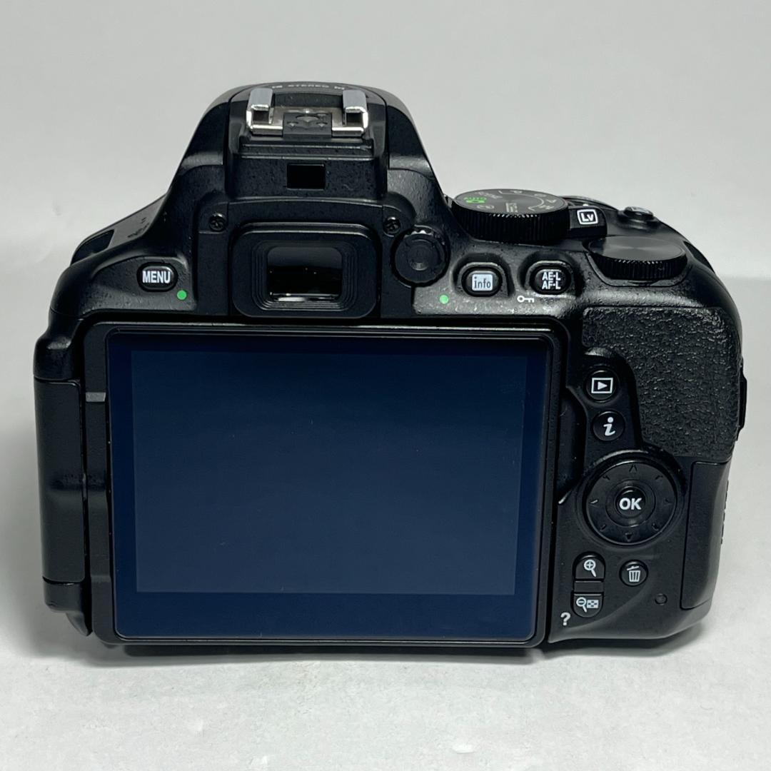 Nikon D5600 レンズキット AF-P 18-55 VR