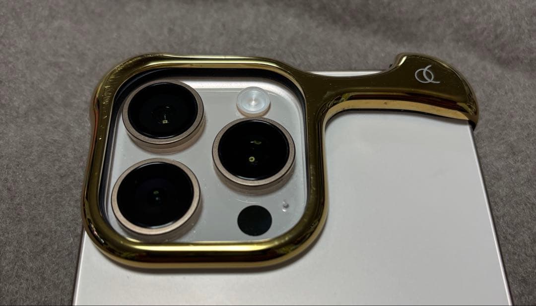 【ゴールド】ArcPulse iPhone16Pro Maxバンパー