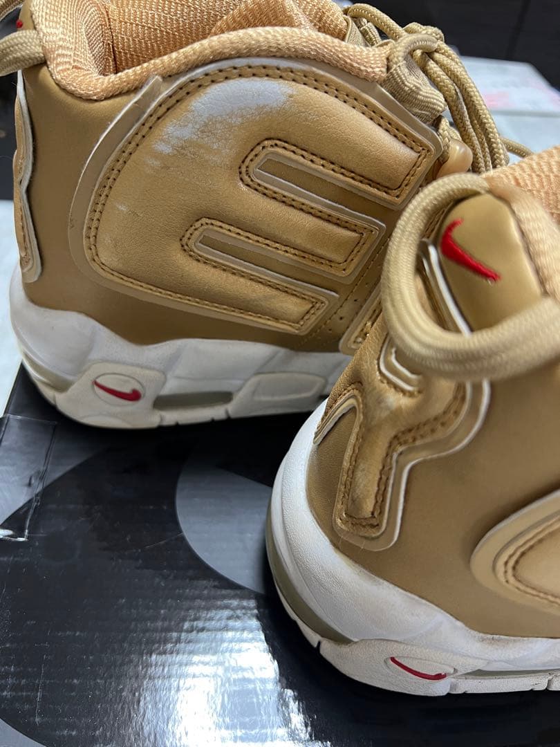 ナイキ シュプリーム エアモアアップテンポ