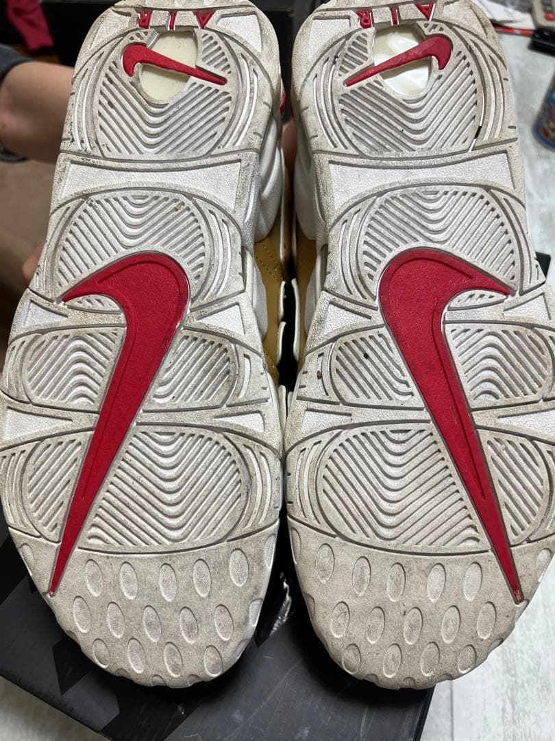 ナイキ シュプリーム エアモアアップテンポ