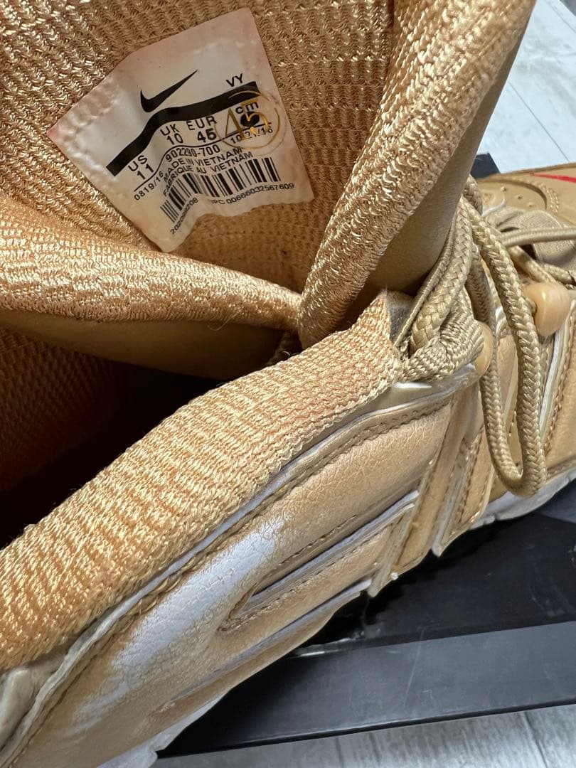 ナイキ シュプリーム エアモアアップテンポ