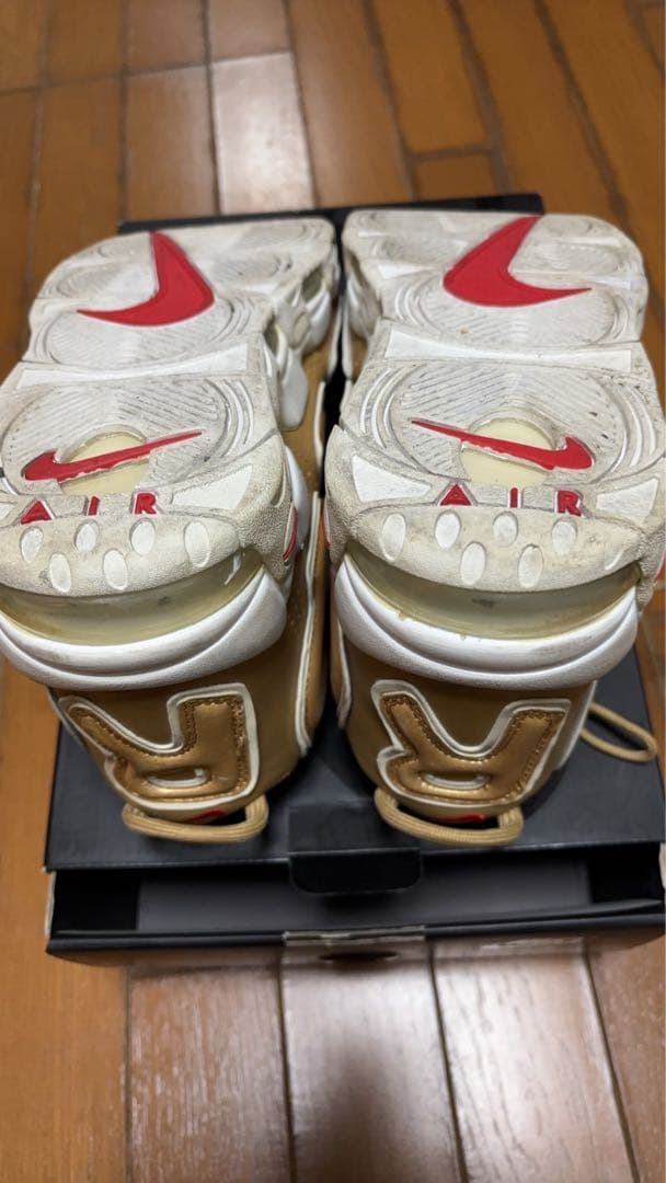 ナイキ シュプリーム エアモアアップテンポ