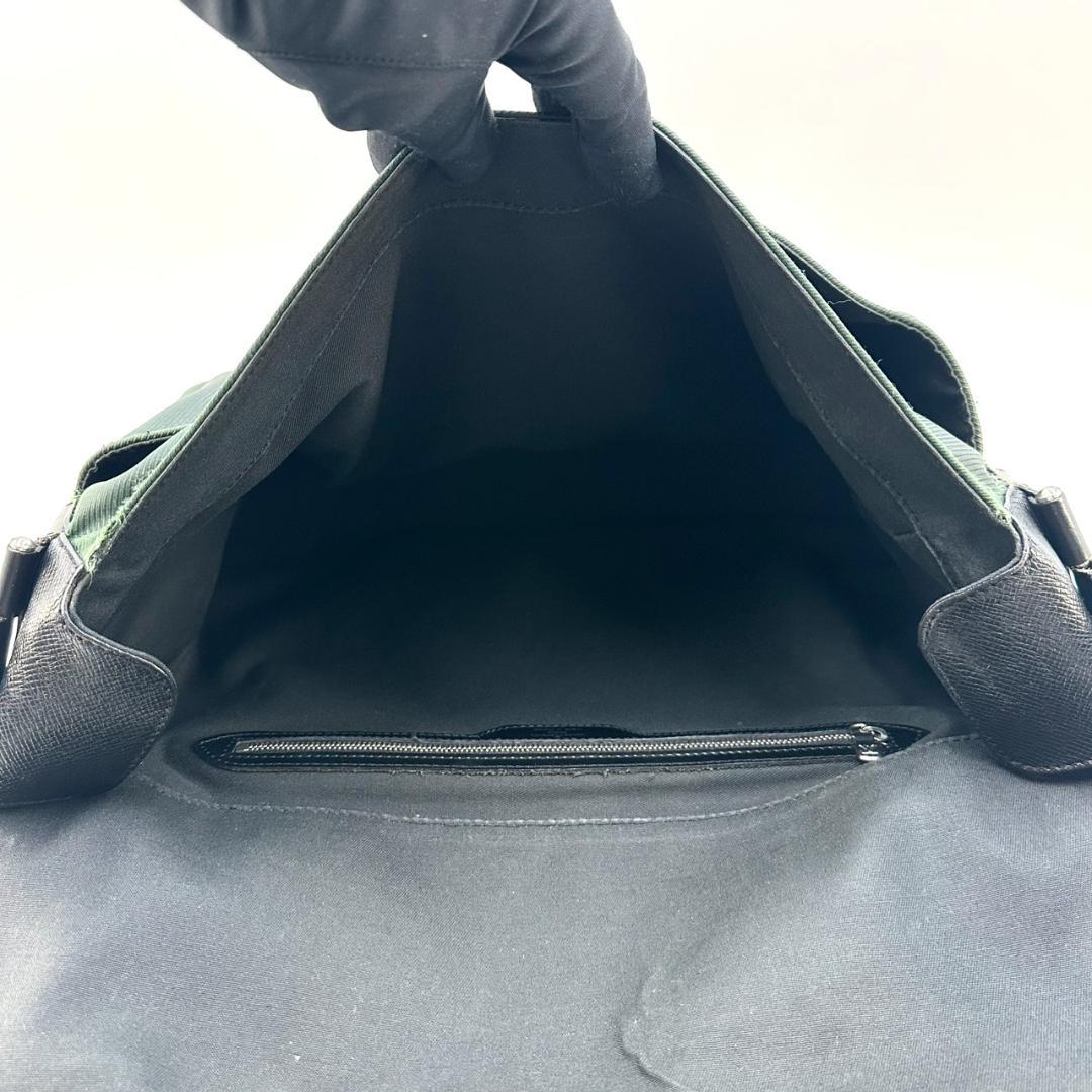 LOUIS VUITTON ルイヴィトン デルスー タイガ メッセンジャーバッグ