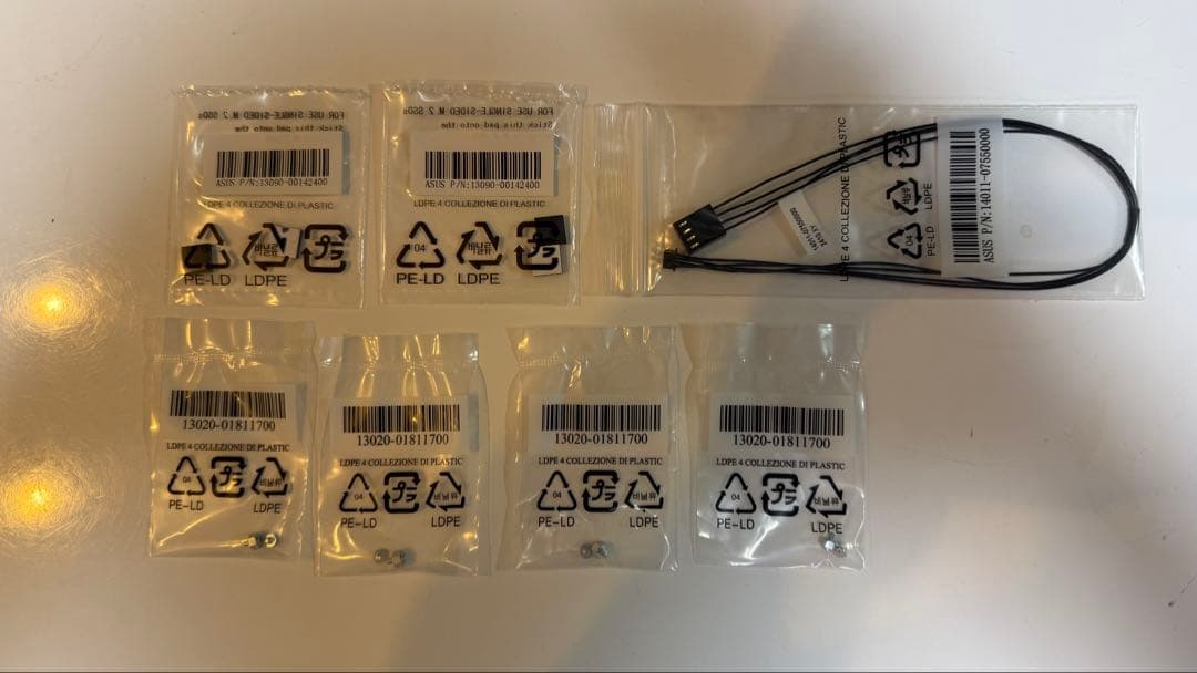 拡張カード ASUS HYPER M.2 X16 GEN5 CARD