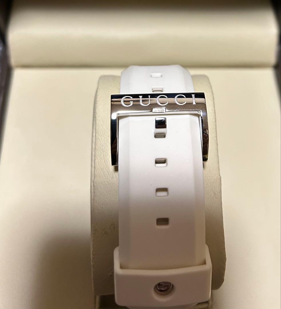 GUCCI グッチ ホワイトシリコンバンド 時計