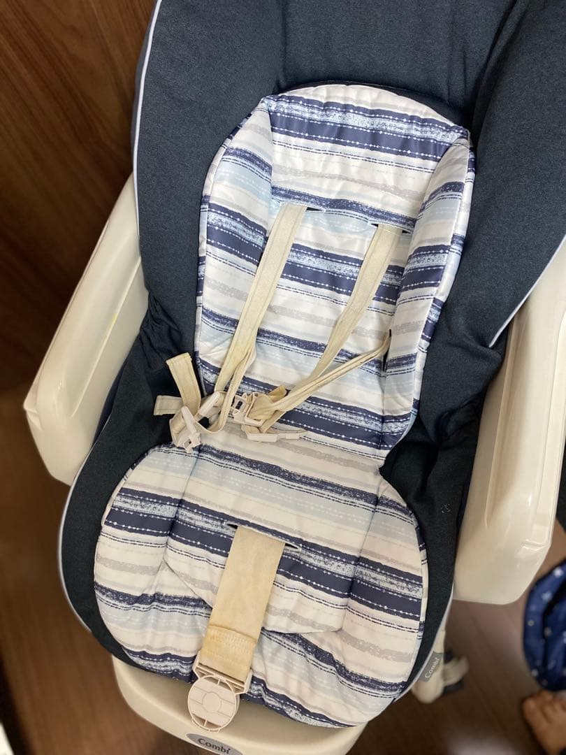 コンビ ネムリラ4キャスオートスイングlotta 赤ちゃん本舗 カバー2組付