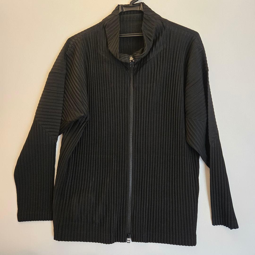 オムプリッセ　ベーシックプリーツジップブルゾン　ブラック　イッセイミヤケ