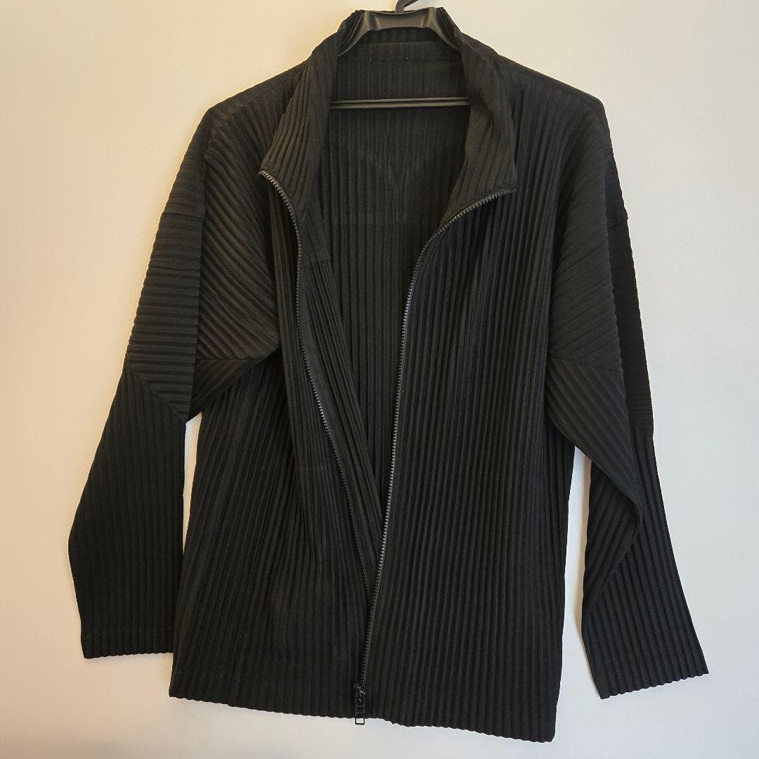 オムプリッセ　ベーシックプリーツジップブルゾン　ブラック　イッセイミヤケ