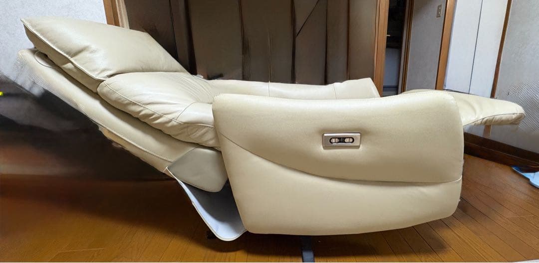 ★値下げ★ ニトリのリクライニングパーソナルチェア（2モーター LE01 BE)