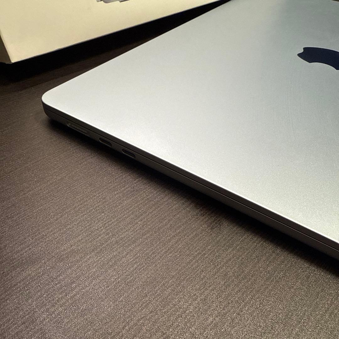 Apple MacBook Air 15インチ M4 2025バッテリー100%