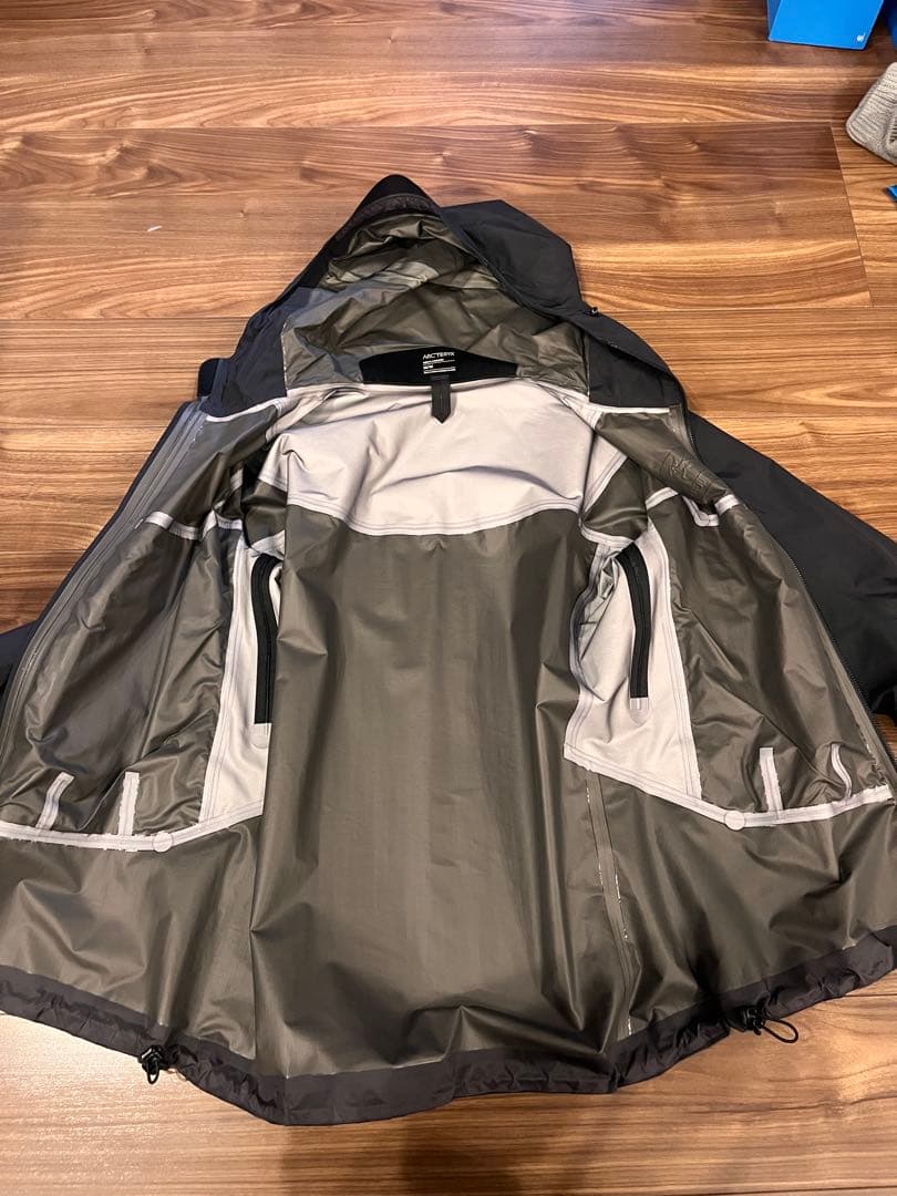 ARC'TERYX Beta SL Hybrid Jacket（M）