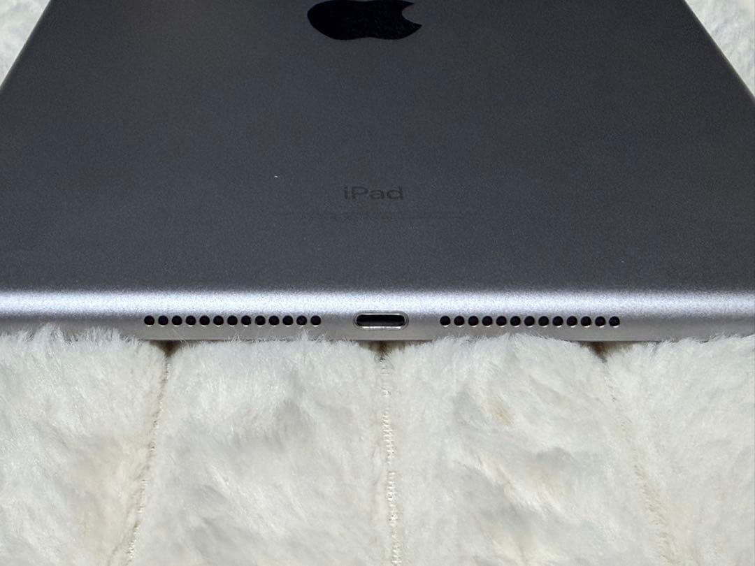 iPad 第6世代 9.7インチ Wi-Fiモデル 32GB スペースグレイ