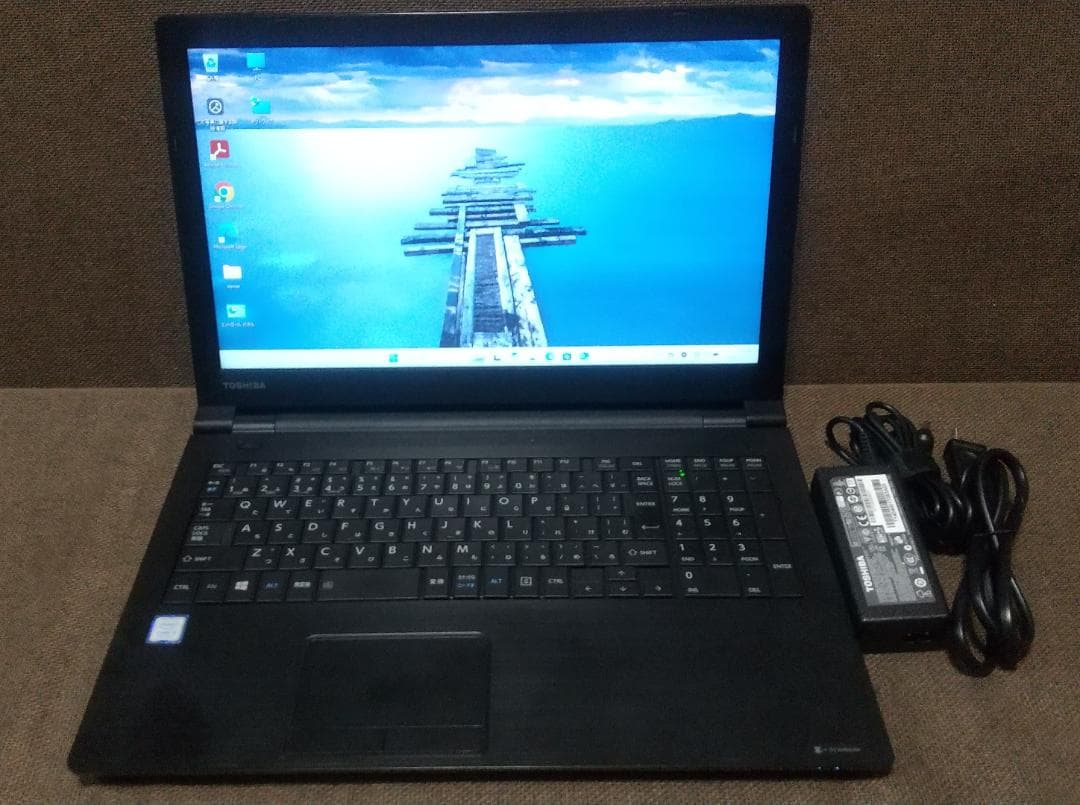TOSHIBA dynabook B65/J　i3 第7世代