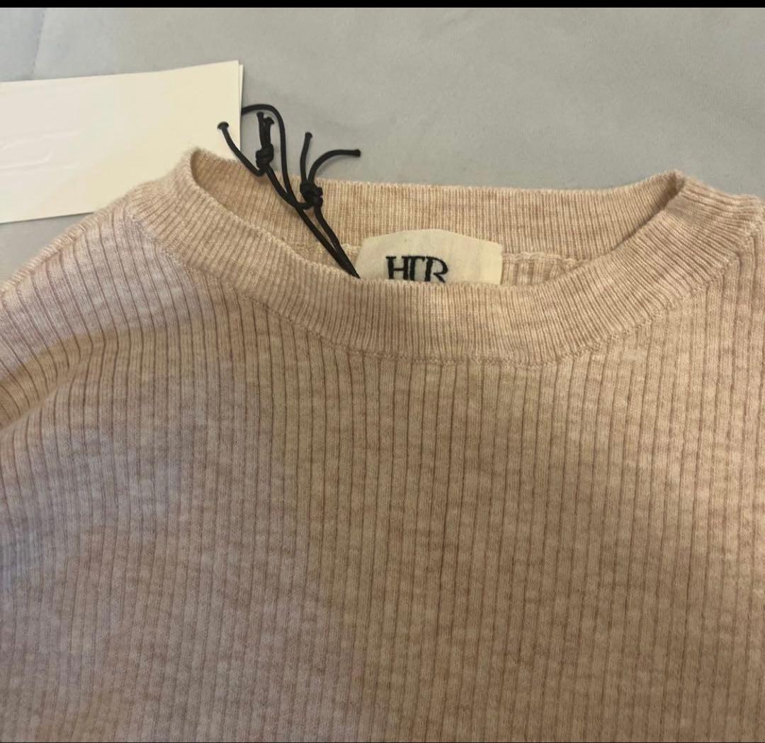 HER. 2024 リブニット ベージュ ヘムニットプルオーバー　美品
